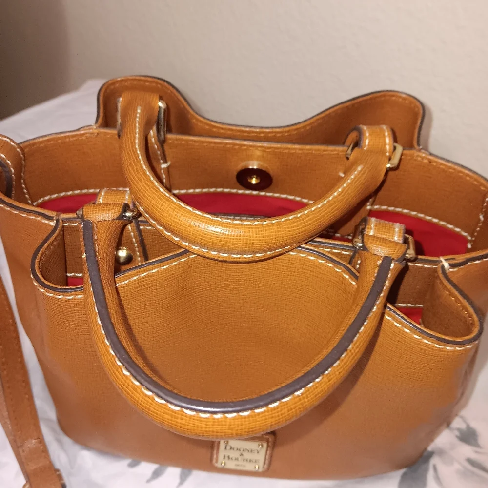 Dooney & Bourke Brown Leather Mini BARLOW - Picture 2 of 9